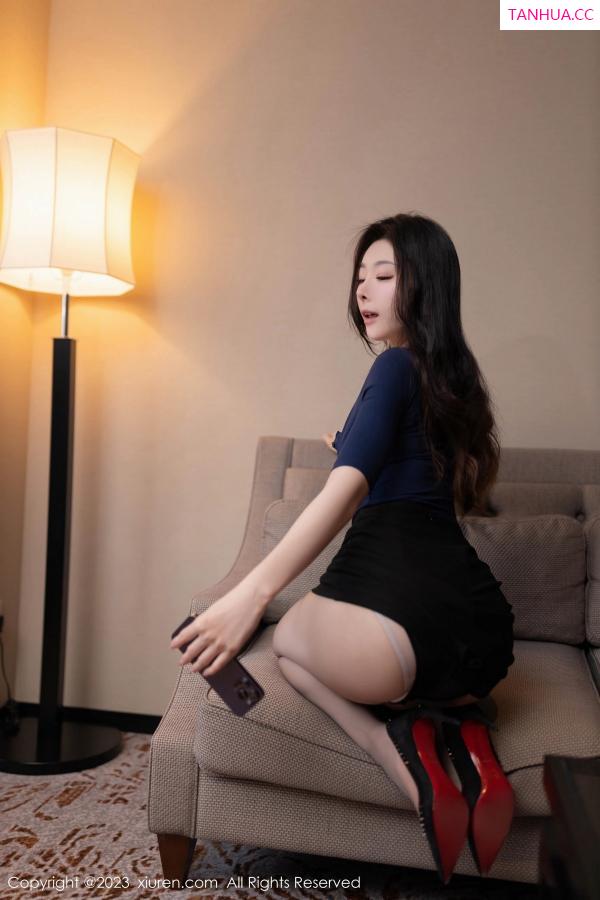 逗逗DouDou  [XiuRen]高清写真图 2023.11.02 No.7604 小逗逗 丝袜美腿第8张图片